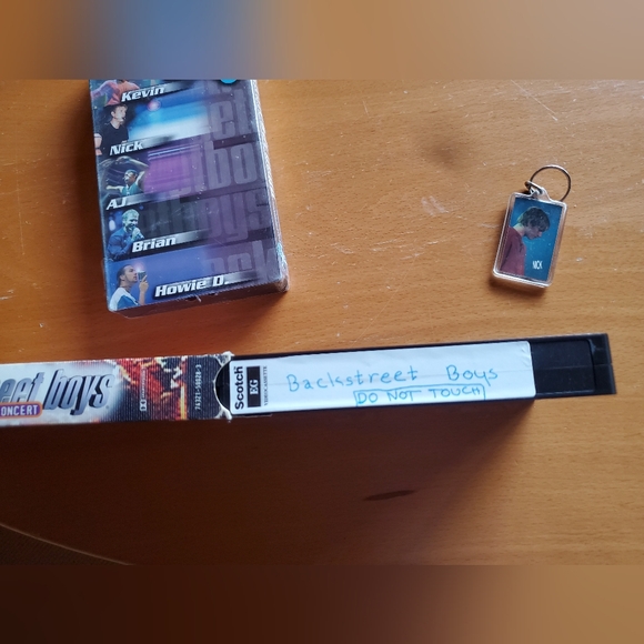 Backstreet Boys VHS tapes x2 & Keychain - Picture 7 of 8